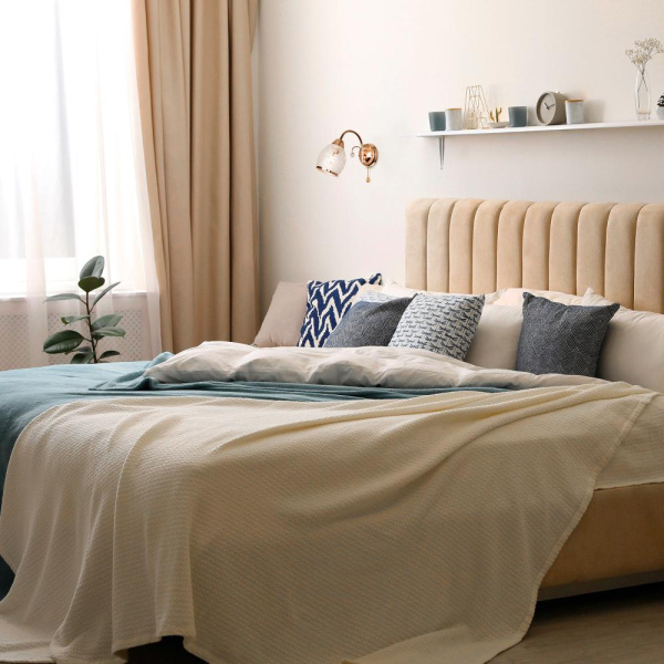 НАСТЕННЫЙ СВЕТИЛЬНИК СО СТЕКЛЯННЫМ ПЛАФОНОМ 30026/1 золото