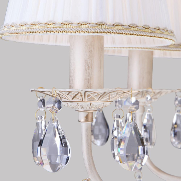 Подвесная люстра с тканевыми абажурами 3637/7 белый с золотом