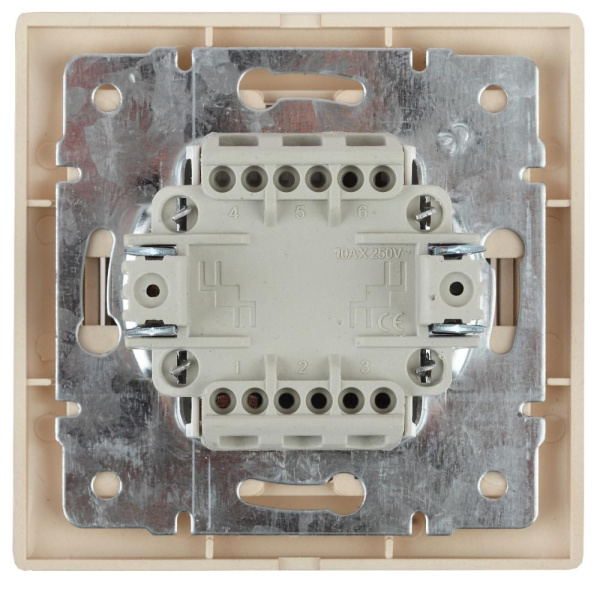 1-105-02 Intro Выключатель двойной с подсветкой, 10А-250В, IP20, СУ, Plano, сл.кость (10/200/2400)