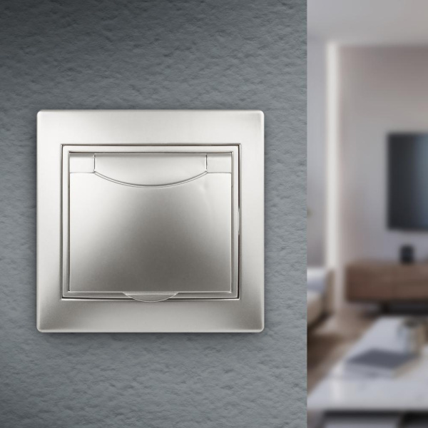 1-203-03 Intro Розетка 2P+E Schuko с крышкой, 16А-250В, IP20, СУ, Plano, алюминий (10/100/1500)