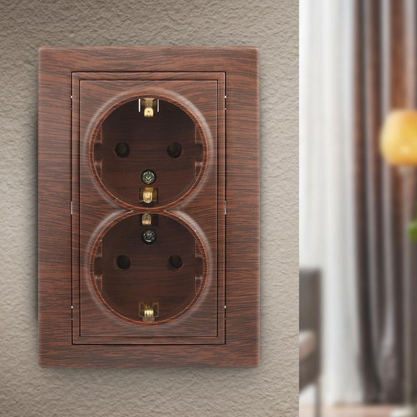 1-205-10 Intro Розетка 2X2P+E Schuko, 16А-250В, IP20, СУ, Plano, венге (10/100/1200)