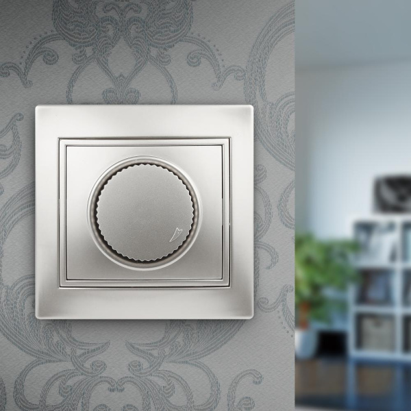 1-401-03 Intro Светорегулятор поворотный, 600Вт 230В, IP20, СУ, Plano, алюминий (10/200/2000)