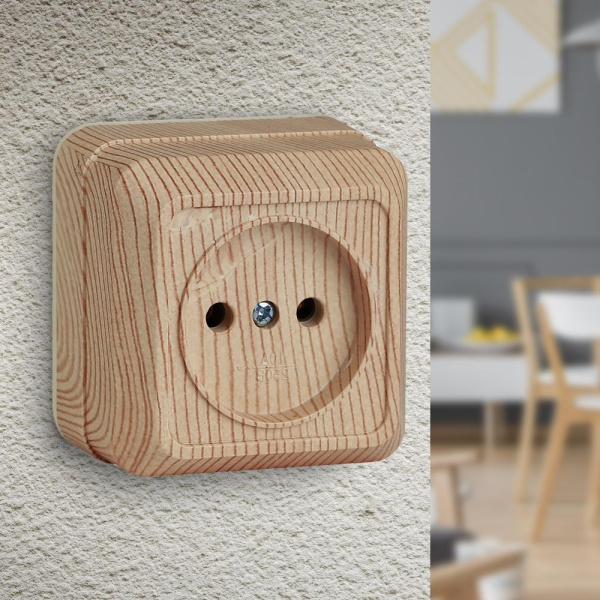 2-201-11 Intro Розетка 2P, 16А-250В, IP20, ОУ, Quadro, сосна (10/200/3600)