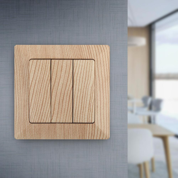 4-106-11 Intro Выключатель тройной, 10А-250В, СУ, Solo, сосна (10/200/2400)