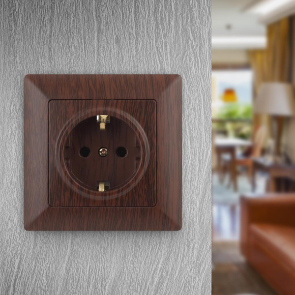 4-202-10 Intro Розетка 2P+E Schuko, 16А-250В, СУ, Solo, венге (10/200/2400)