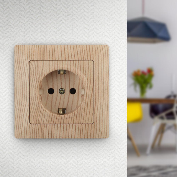 4-202-11 Intro Розетка 2P+E Schuko, 16А-250В, СУ, Solo, сосна (10/200/2000)