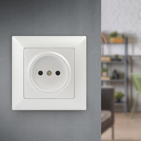 Розетка Intro Solo 4-201-06 без заземления 2P, 16А-250В, IP20, СУ, перламутр