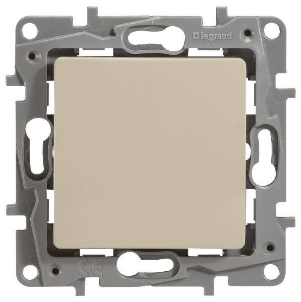 Legrand Etika Сл.кость Переключатель  10А  винт. клем.