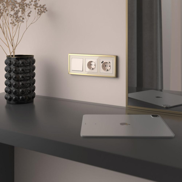 W1112043/ Выключатель одноклавишный проходной (айвори акрил) W1112043