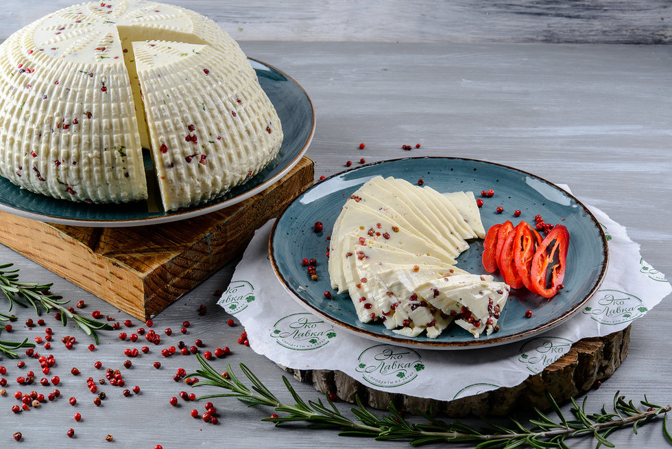 Сыр Брынза (классическая, с вялеными томатами, с зеленью и розовым перцем, с травами Абрау-Дюрсо)