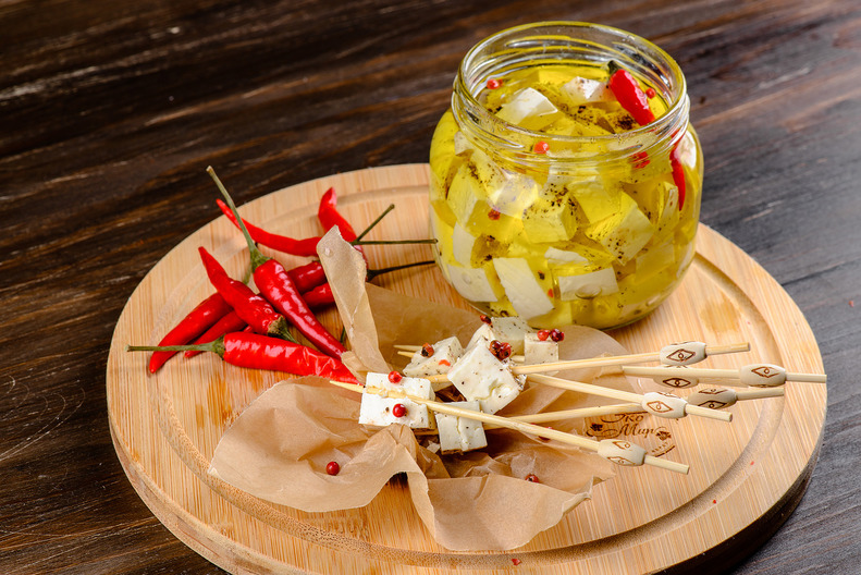 Сыр Брынза (классическая, с вялеными томатами, с зеленью и розовым перцем, с травами Абрау-Дюрсо)