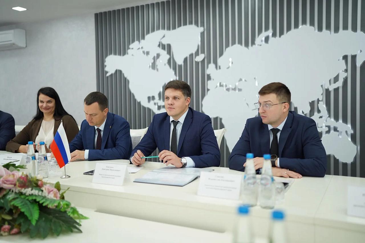 Министр промышленной политики Кубани Дмитрий Хмелько встретился с Министром промышленности Республики Беларусь Андреем Кузнецовым