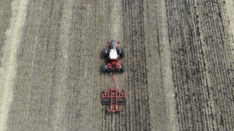 Плуги чизельные со стойкой параплау ПЧП шириной захвата от 2,3 до 6 метров