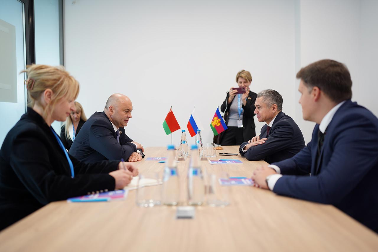 Александр Руппель провел встречи с главой администрации Президента Беларуси и руководителями областей Республики