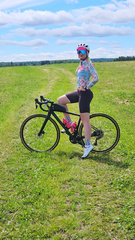 Атмосферные фото с шоссейной гонки GranFondo Бородино, где нашу команду представляли Ирина…