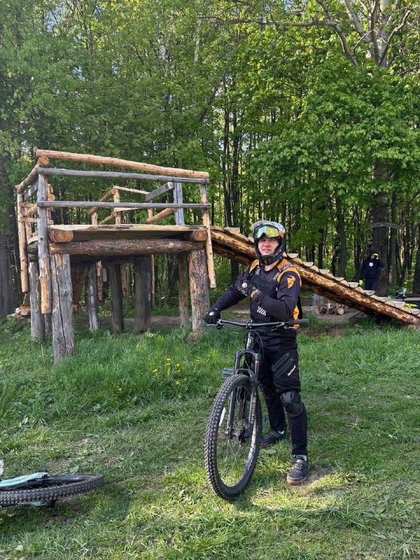 Самый техничный райдер в команде, любитель трейлов Сергей сегодня прокачивал скиллы в Кашире в…