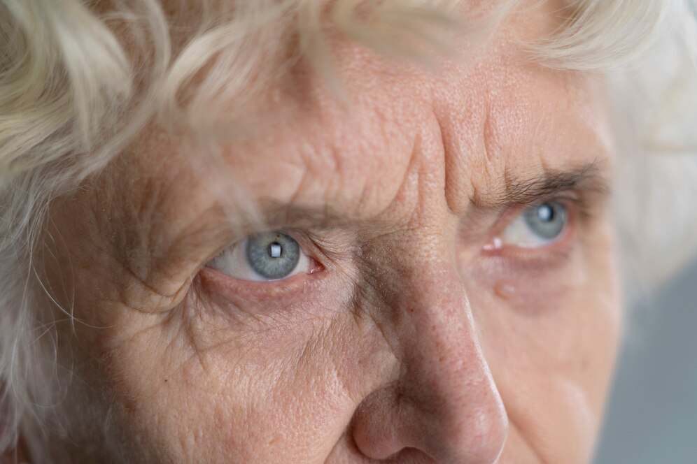 close-up-old-person-portrait_23-2149254368.jpg