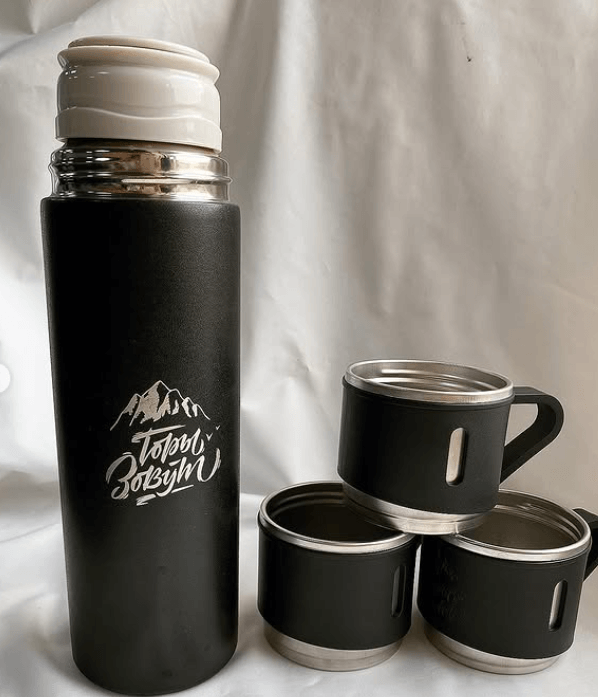 Термос На термос можно нанести гравировку и сделать его уникальным подарком.