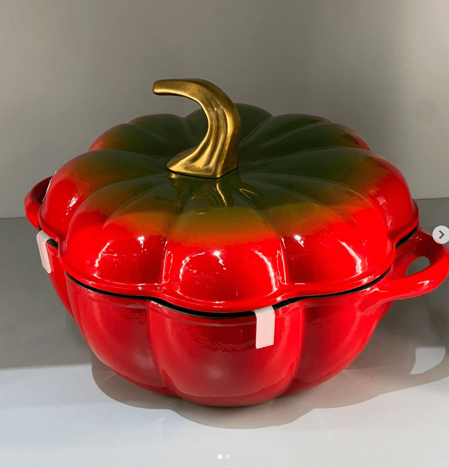Кастрюля чугунная в форме красного перчика 3.8л