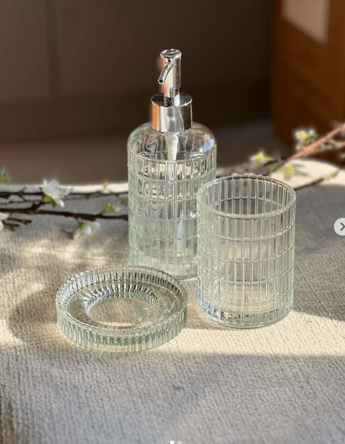 Умывальный набор в прозрачном стекле