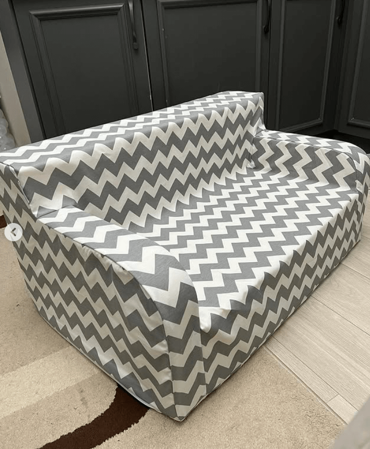 Бескаркасный диван детский принт серый зигзаг