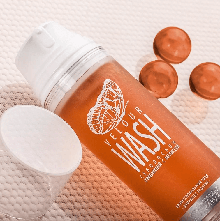 Себолосьон с экстрактом череды и маслом мелисы для глубокого очищения жирной кожи.