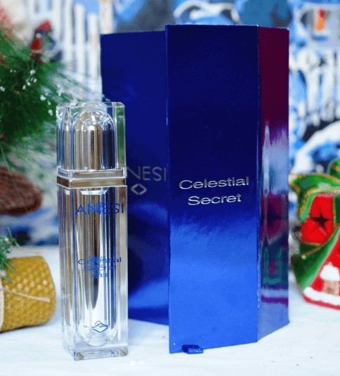 Эликсир "Небесный секрет" с метеоритной пылью отлично борется с преждевременным появлением морщuн и дряблостью кожи.