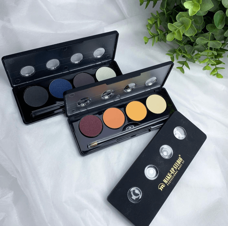 Тени в палетке одного производителя, Палетки удобно брать с собой в поездки