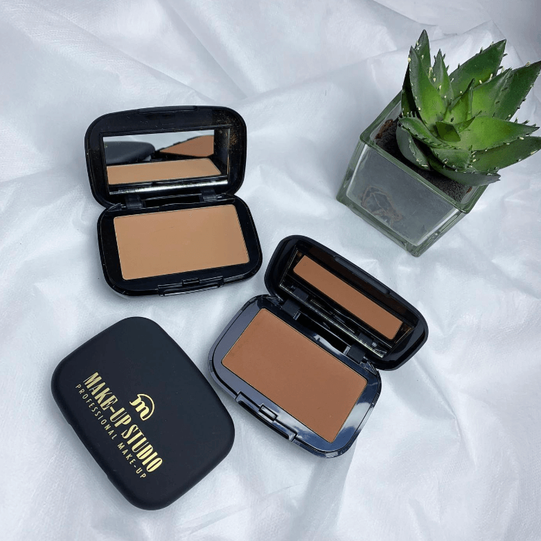 Макияжная пудра от Make-Up Studio многофункционального применения