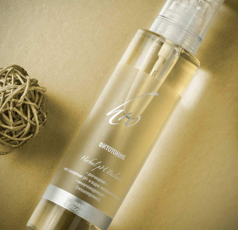 Фитотоник - гипоаллергенный тоник с комплексом растительных экстрактов, оказывающих противовоспалительное и себостатическое действие.