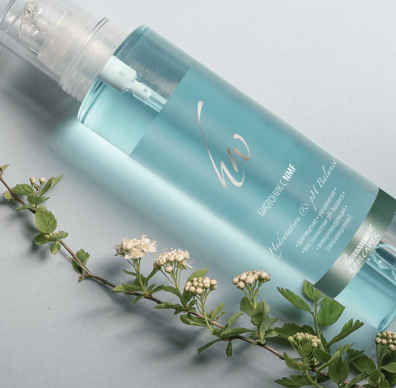 Гипоаллергенный тоник к комплексом влагоудерживающих и активизирующих обменные процессы в коже биоактивных инигридиентов.