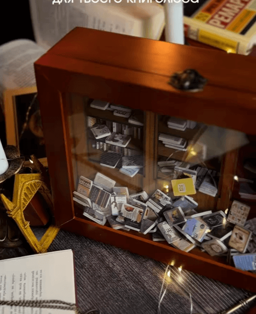 Миниатюрная книжная полка антистресс