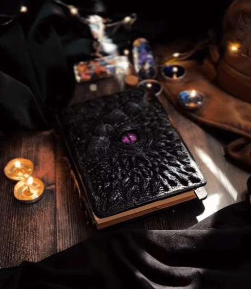 Блокнот Дракона фиолетовый глаз