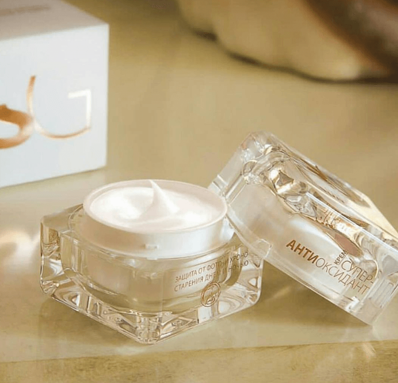 Совершенный крем с антиоксидантами. Интенсивный уход за комбинированной и сухой кожей в целях защиты от фотостарения,