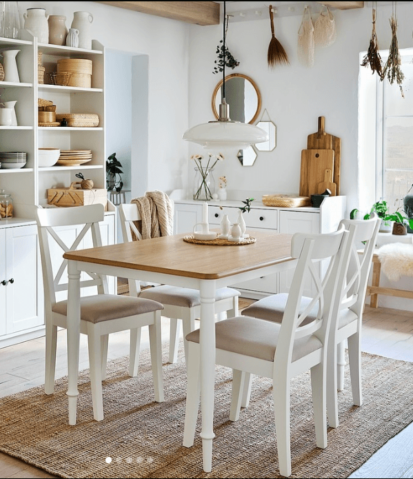 Обеденный стол Дандерюд