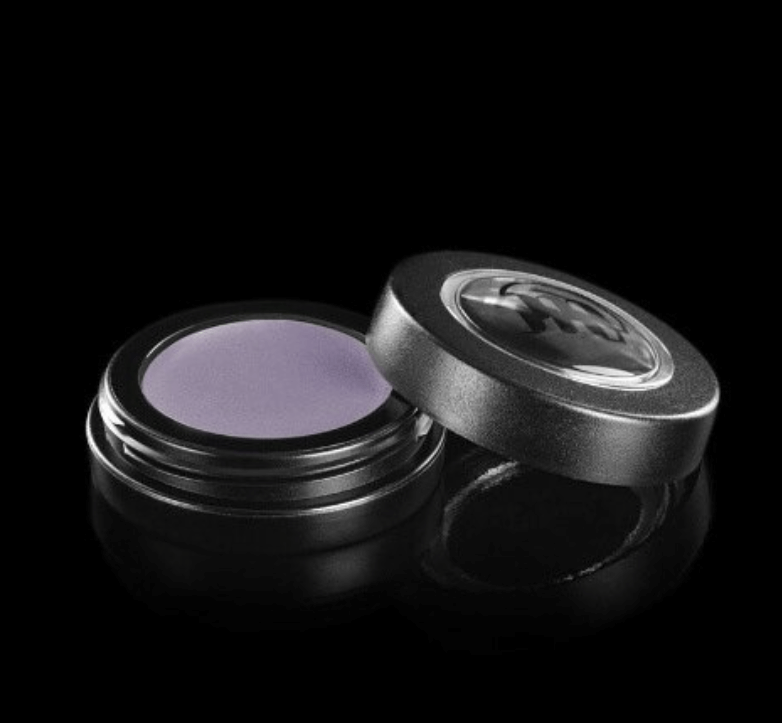 Стойкие кремовые тени MAKE - UP STUDIO. Легко наносятся и фиксируются по мере высыхания в течение нескольких минут.