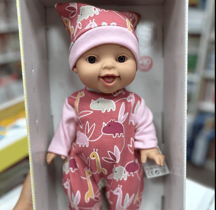 Улыбашка!Вкусно пахнет ванилькой.Размер: 34 см.Одета в фирменную одежду Кукла пупс