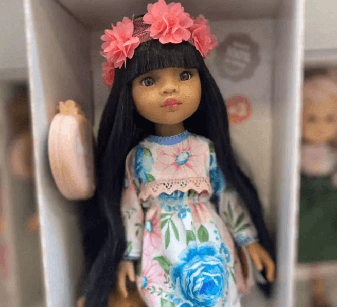 Производство кукол осуществляется только в Испании, для изготовления продукции используются материалы высокого качества, безопасные для здоровья детей.