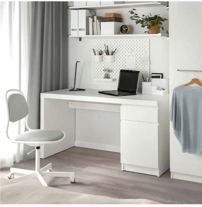 Письменный стол Мальм  с ящиком цвет белый