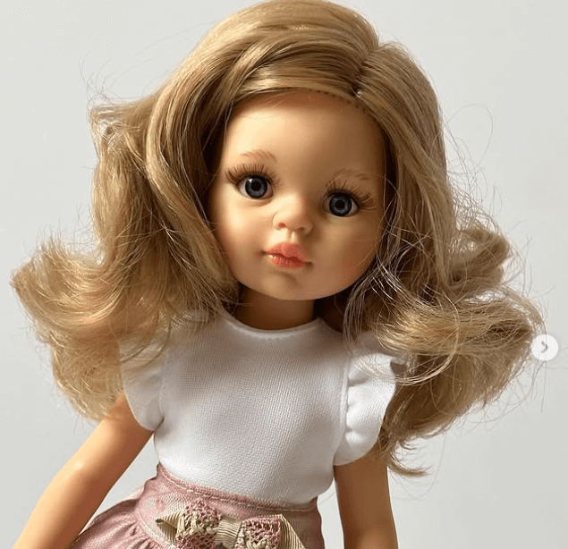 Кукла Кудрявые волосы и с красивым платьем Элитные куколки от лучших испанских мастеров 🍭Размер: 32 см 🍭Имеет легкий аромат ванили