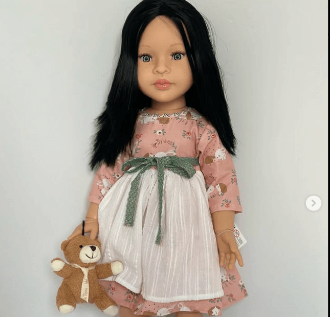 Роскошная куколка 60 см. Выполнена из винила высокого качества, который имеет легкий и приятный аромат ванили.