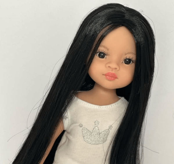 Куколка с темными волосами Производство кукол осуществляется только в Испании