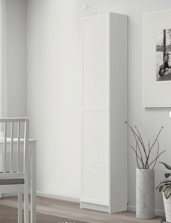 Стеллаж Биллиоксберг с панельными дверьми 40*202см цвет белый