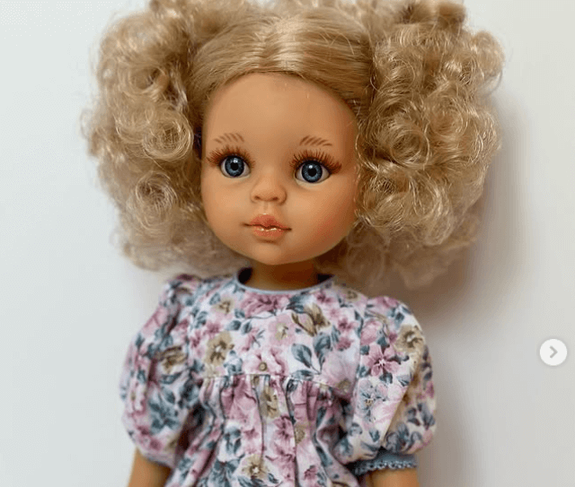 Кукла с кудрями Cтильная куколка в наличии.🍭Вкусно пахнет ванилькой. 🍭Размер: 34 см.