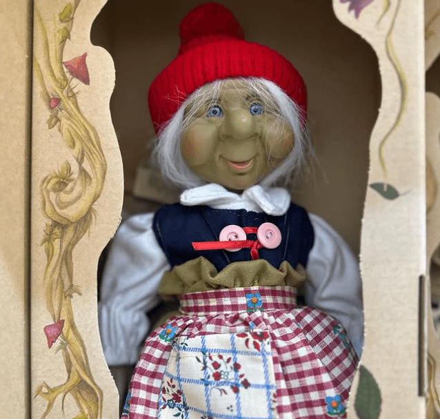 Беансит — помогает парам в их отношениях.Бенсит знает много любовных историй и разных примет, как сохранить или приумножить любовь