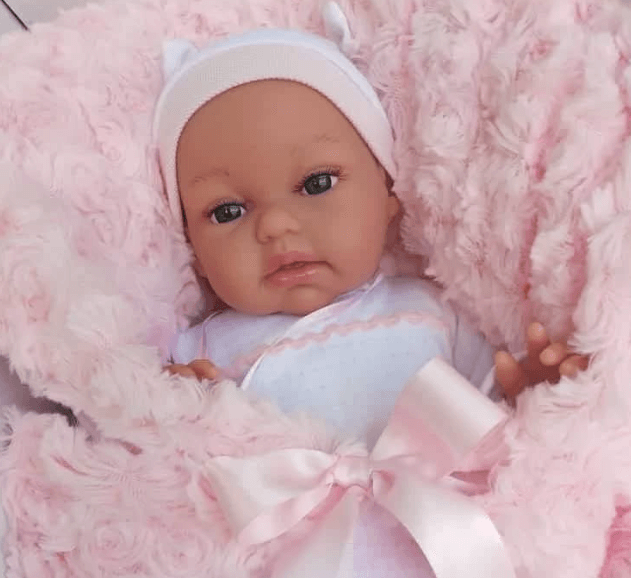 Нежная озвученная малышка😍.Туловище мягконабивное, а голова, ручки и ножки выполнены из высококачественного и безопасного винила.