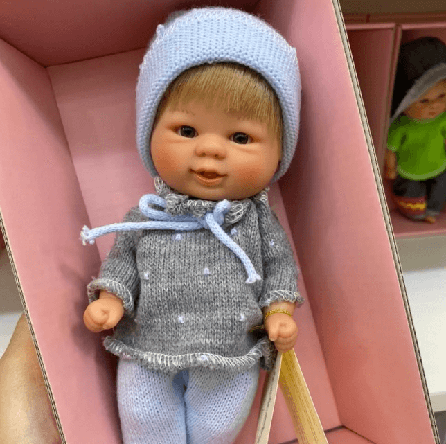 пупс с добрым лицом 💙Размер: 21 см. 💙Упакована в роскошную фирменную коробку.