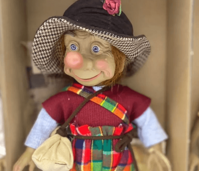 Эльф Стоуни (Счастье) — кочевой гоблин или бродяга.