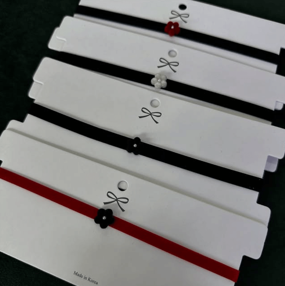 Бархатные чокеры с цветочком