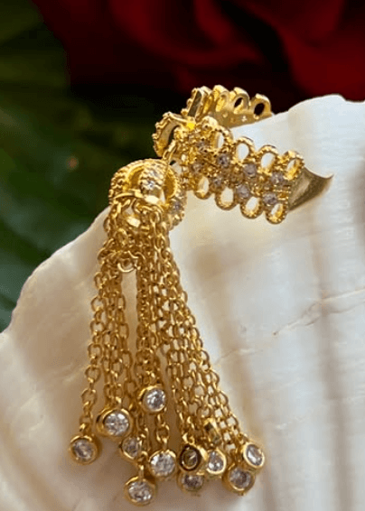 Колечко с кисточкой цвет золотистый